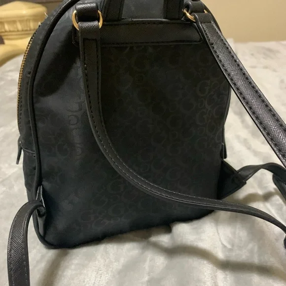 Guess backpack - Picture 2 of 5
